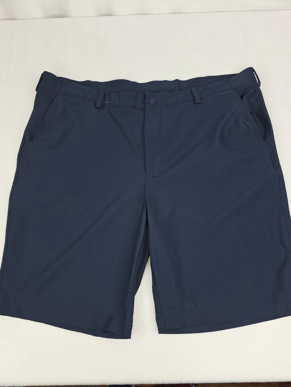 Greg Norman Men's Navy Performance Golf Shorts Size 40 CR-3673